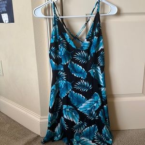 NWOT Forever 21 Blue and Black Floral Hawaiian Dress- Size Medium
